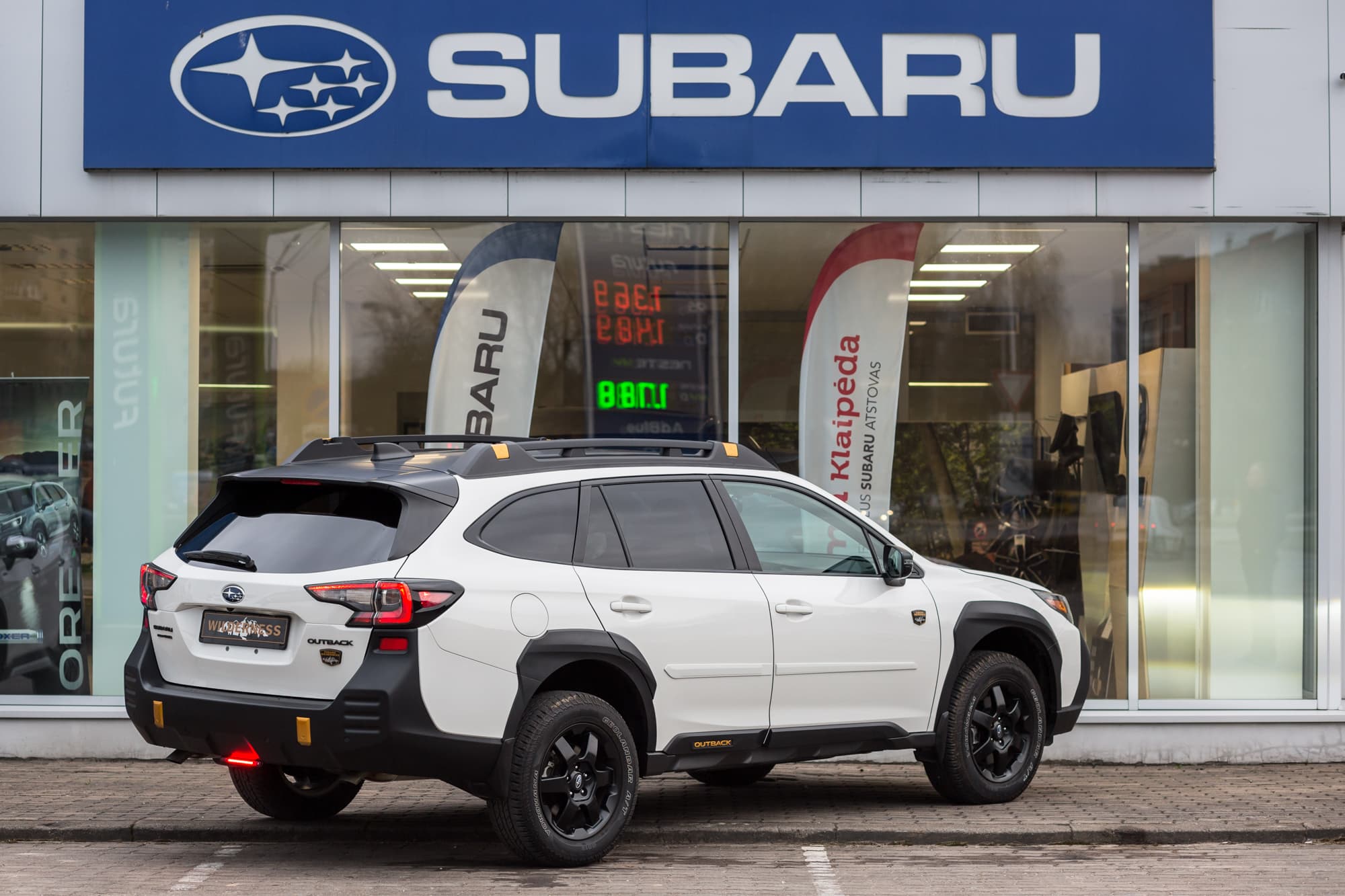 Subaru Outback ( Wilderness ) 4