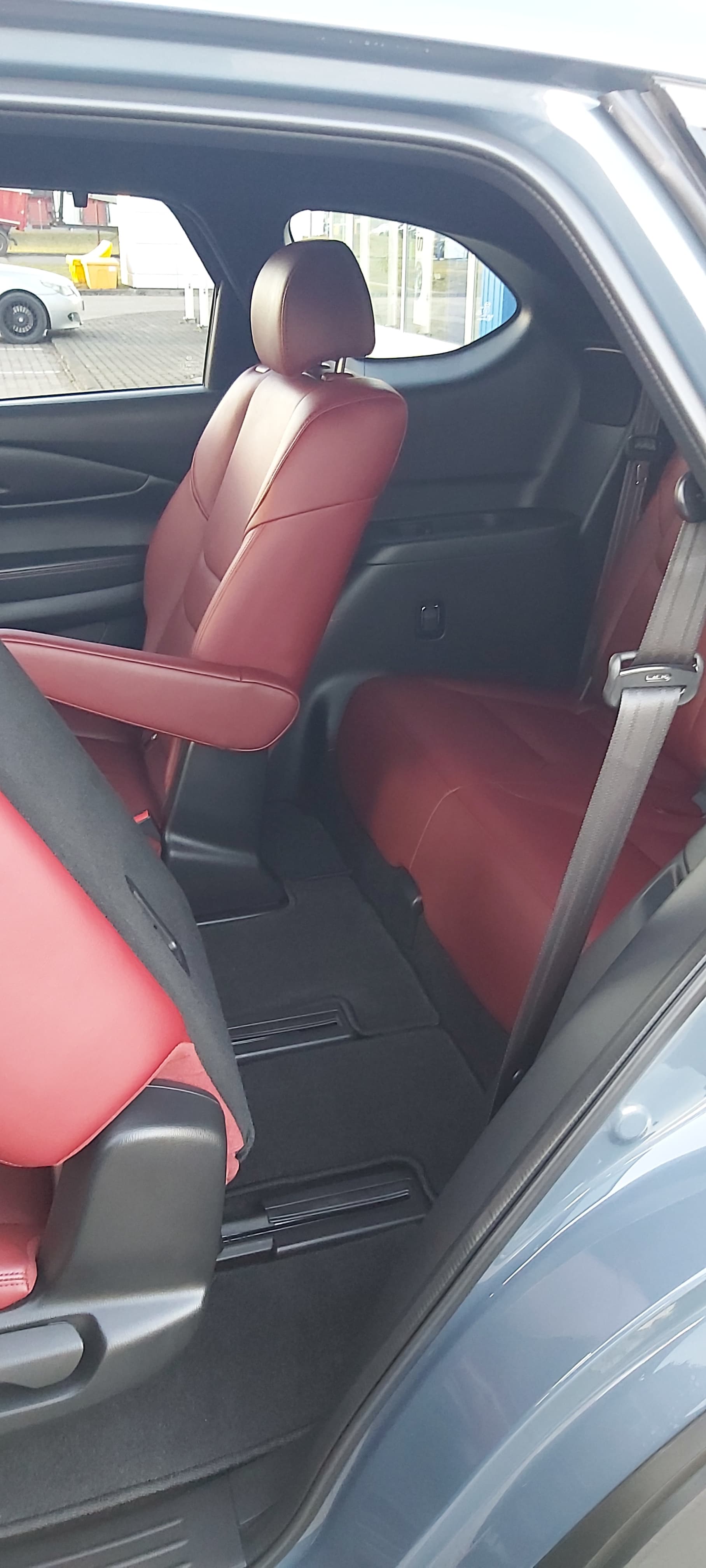 Mazda Grey 5-7 vietos